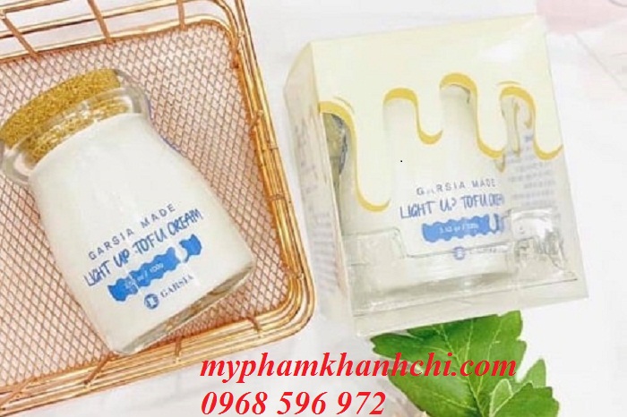 Kem-duong-Garsia-Made-Light-Up-Tofu-Cream-gia-bao-nhieu-1